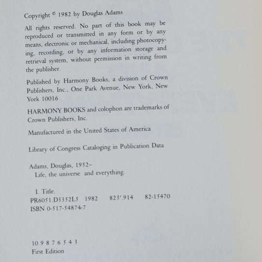 Vintage Sci-fi Hardback: Douglas Adams - The Restaurant at the End of the Universe FIRST EDITION