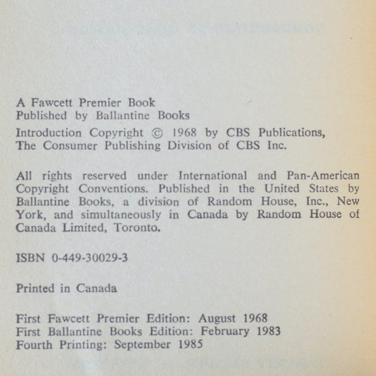 Vintage Sci-fi Paperback: HG Wells - The Time Machine/War of the Worlds