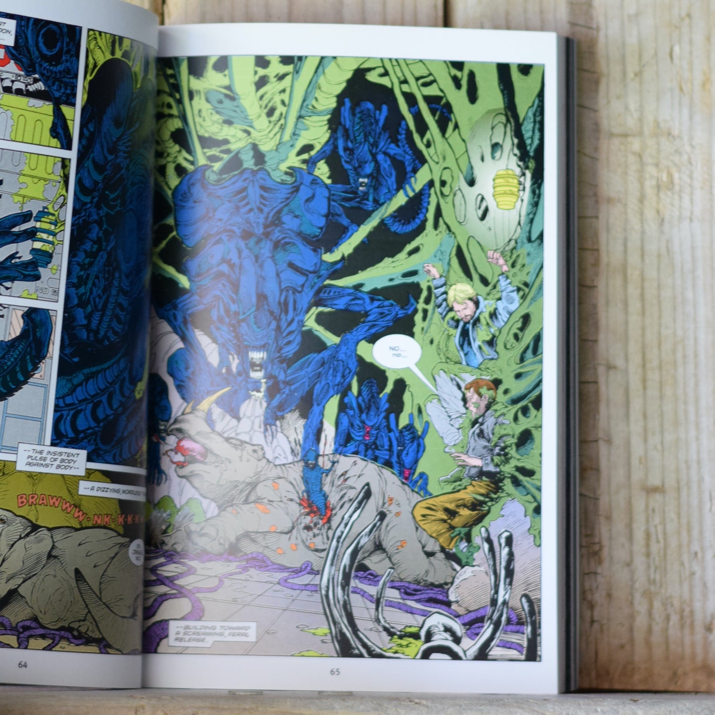 Graphic Novel: Alien Vs Predator Omnibus Volume 1 FIRST EDITION/PRINTING