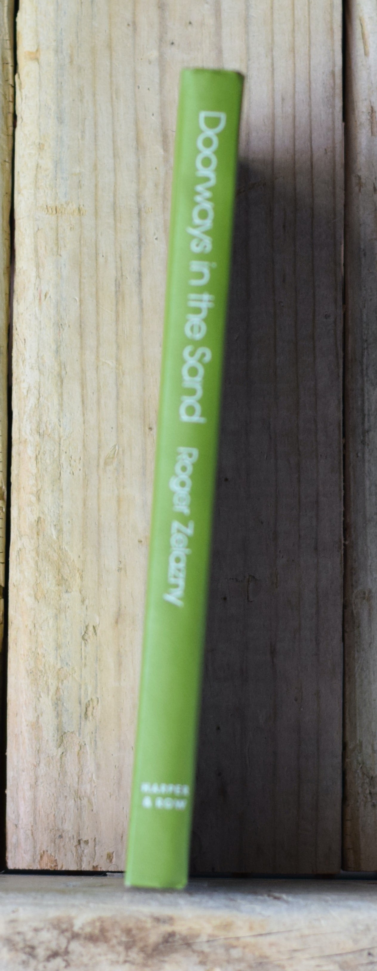 Vintage Sci-fi Hardback: Roger Zelazny - Doorways in the Sand BCE