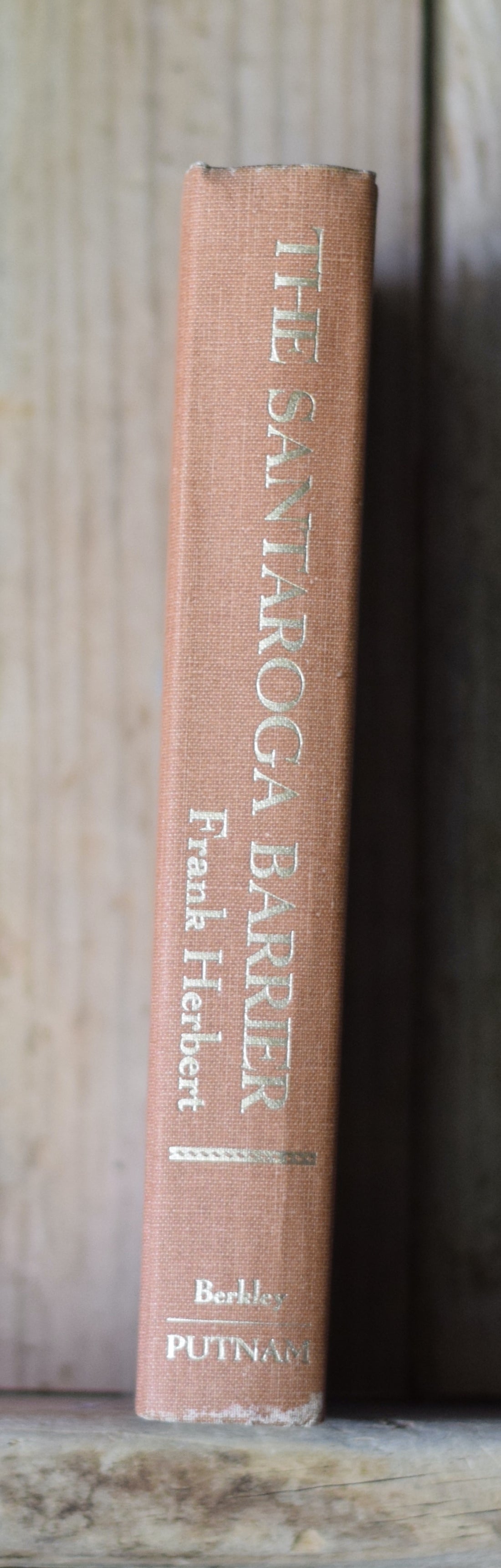 Vintage Sci-fi Hardback: Frank Herbert - The Santaroga Barrier