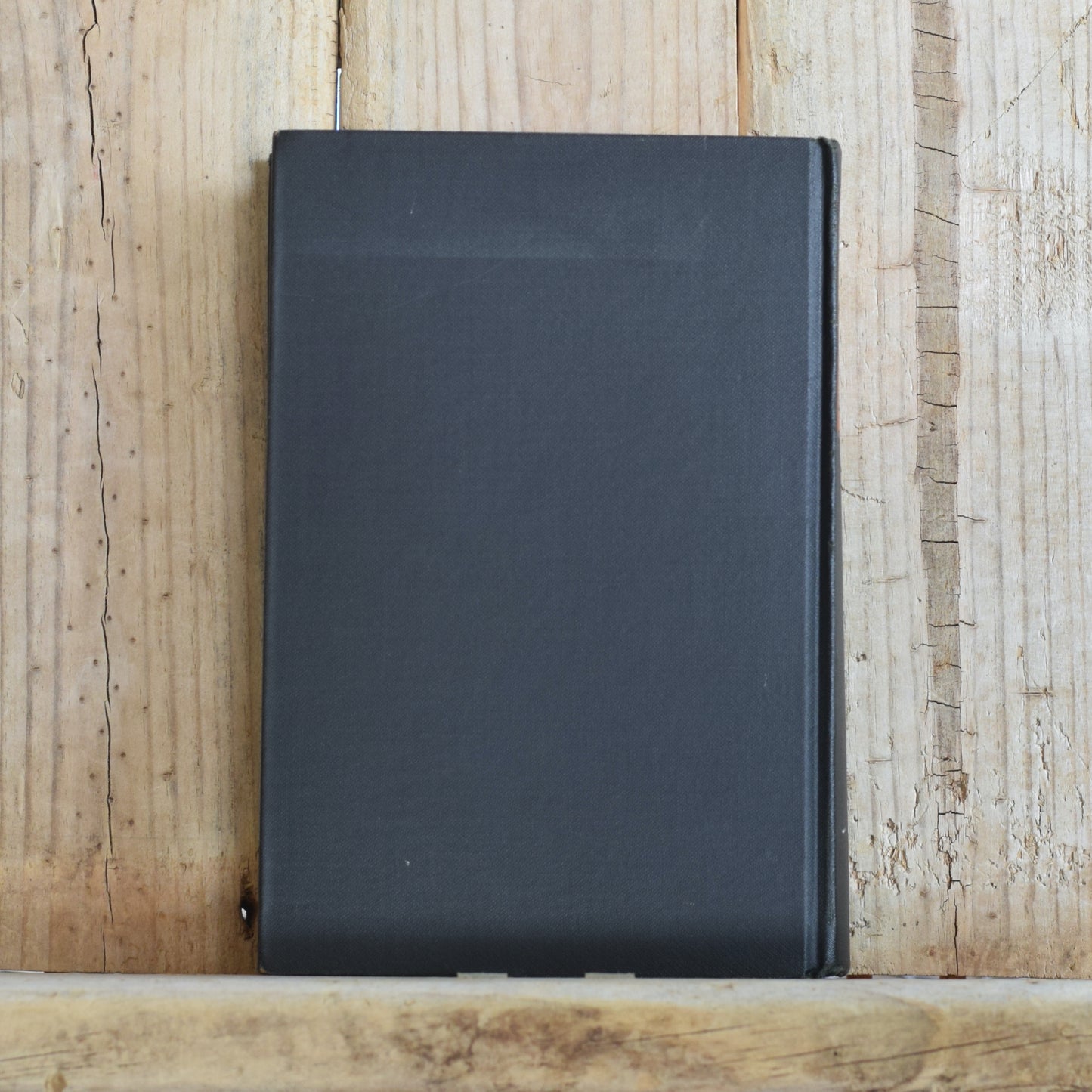 Vintage Fiction Hardback: Ernest Hemingway - A Farewell to Arms