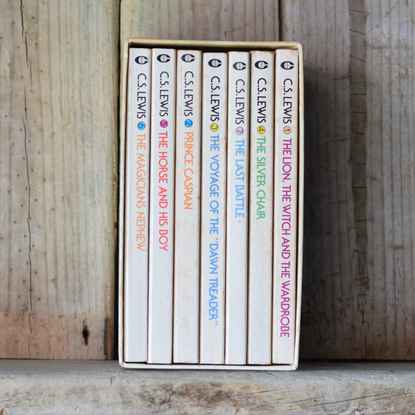 Vintage Fantasy Paperbacks: CS Lewis - The Chronicles of Narnia