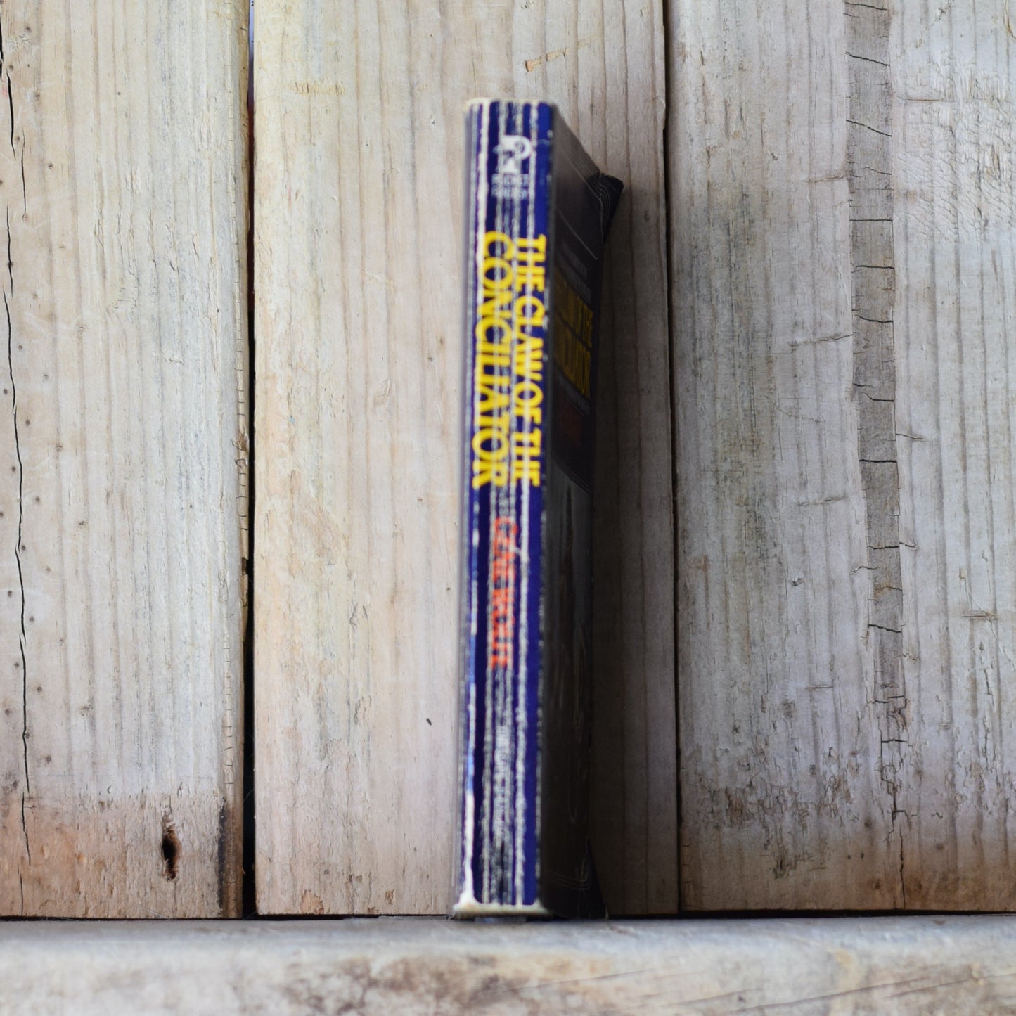 Vintage Fantasy Paperback: Gene Wolfe - The Claw of the Conciliator