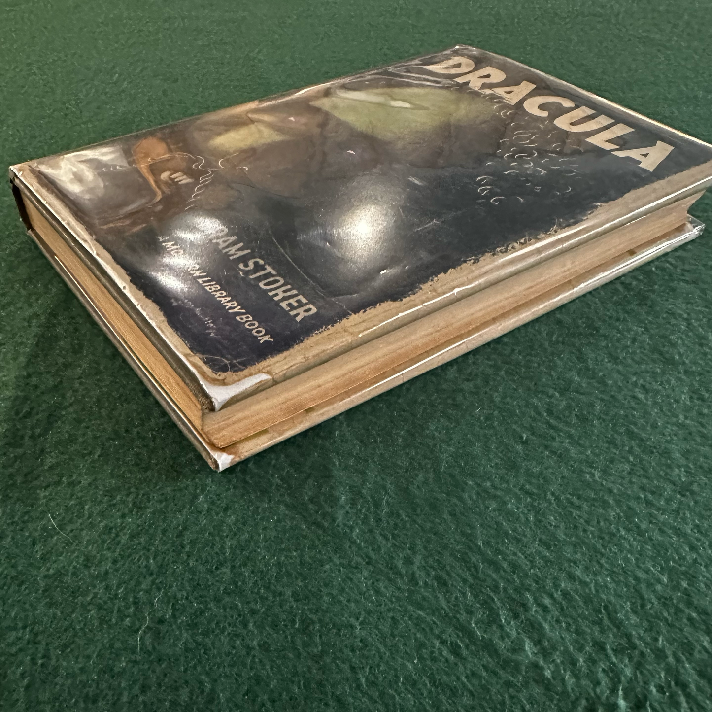 Vintage Horror Hardback: Bram Stoker - Dracula MODERN LIBRARY 1940s