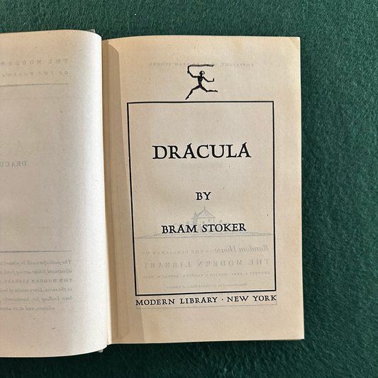 Vintage Horror Hardback: Bram Stoker - Dracula MODERN LIBRARY 1940s