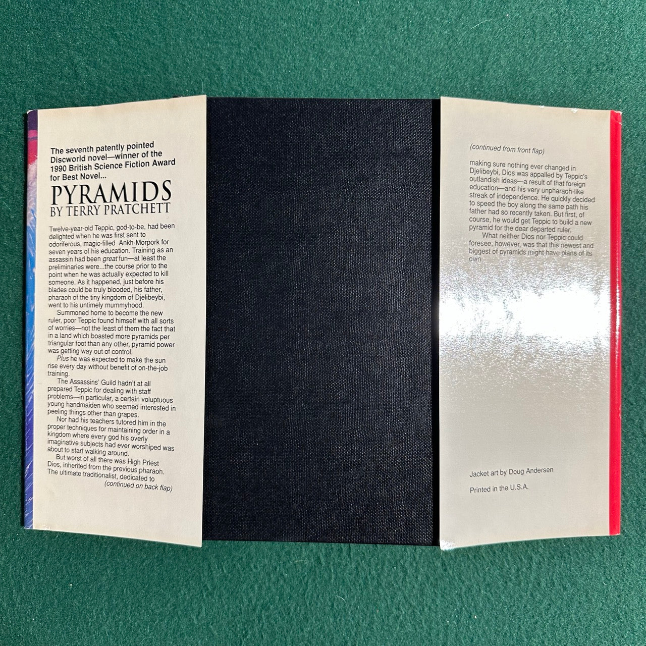 Vintage Fantasy Hardback: Terry Pratchett - Pyramids BCE