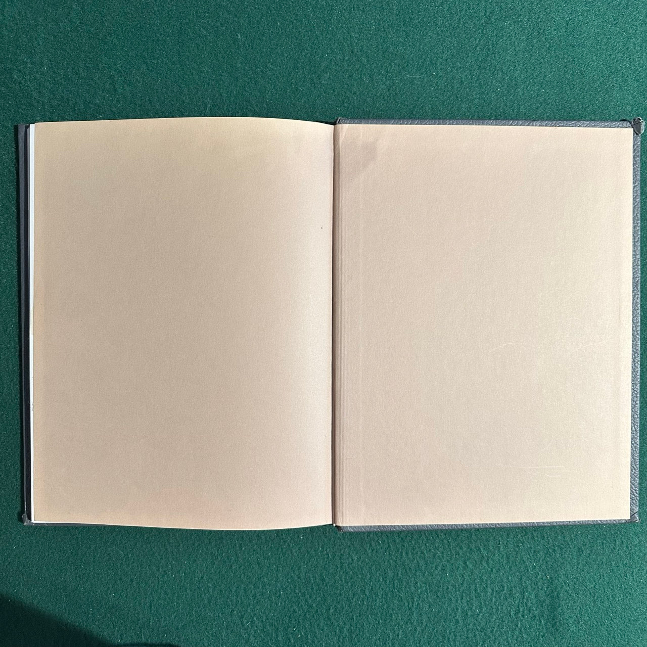 Vintage Art Hardback: Frederick C Durant & Ron Miller - Worlds Beyond: The Art of Chesley Bonestell