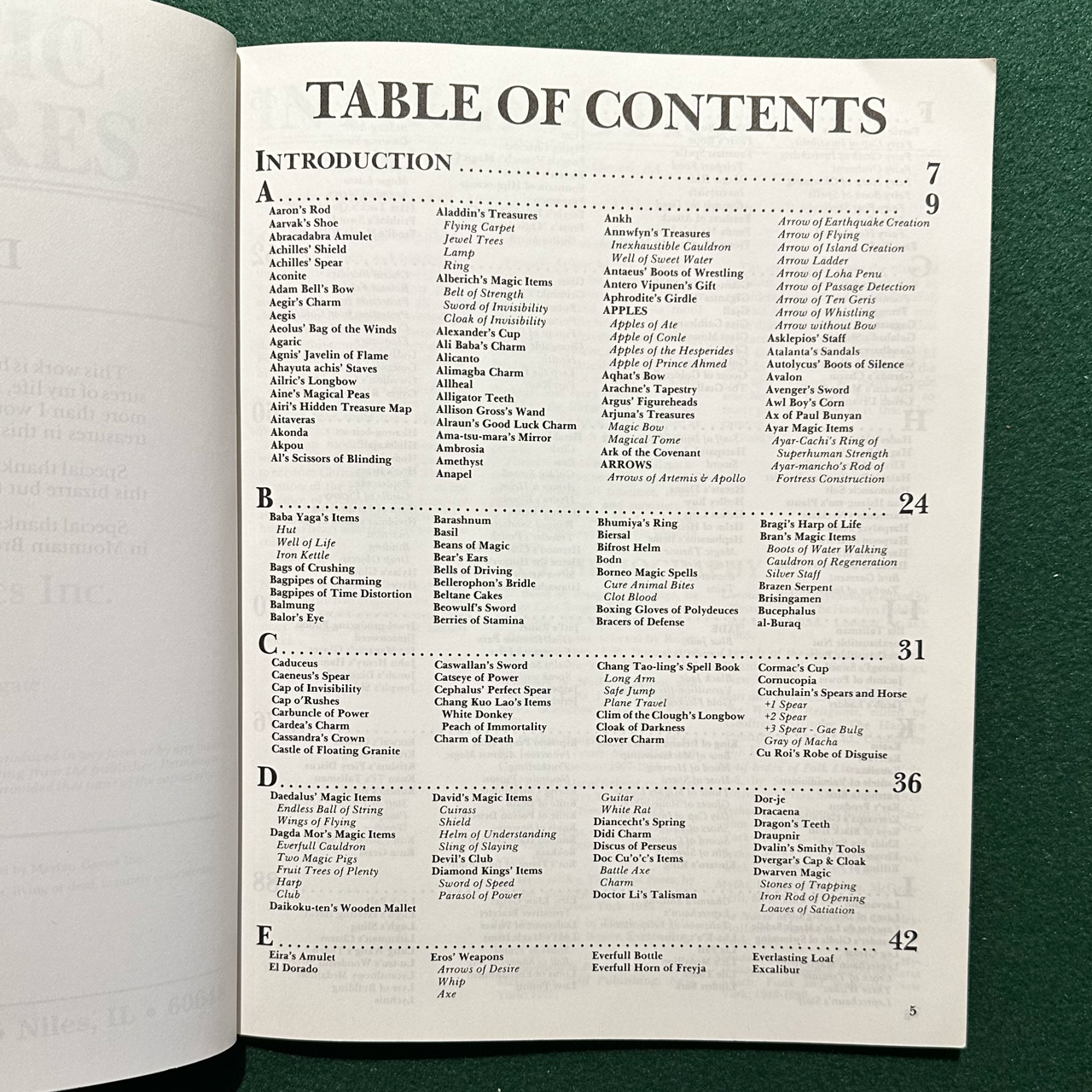 Vintage Dungeons & Dragons Paperback: Role Aids: Fantastic Treasures