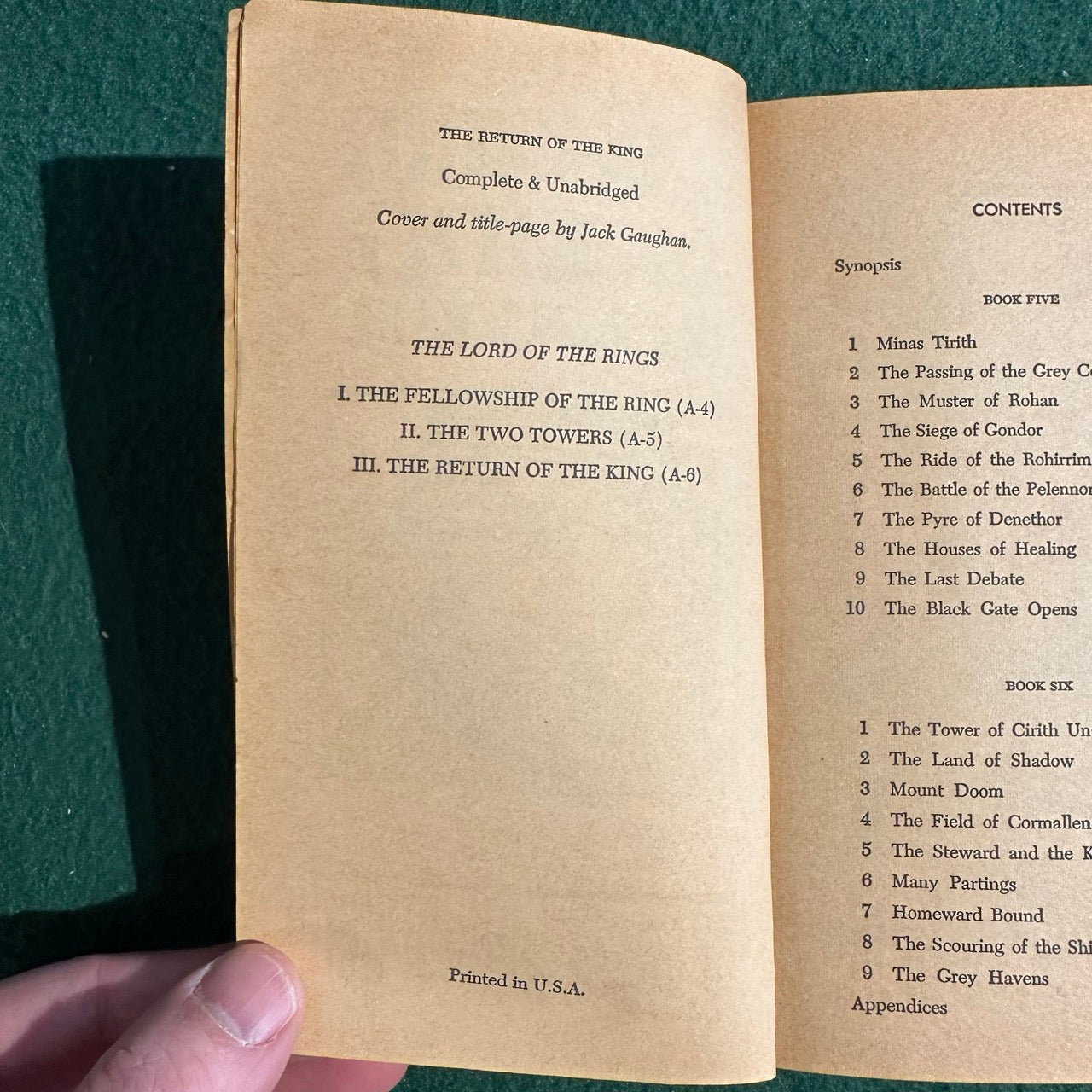 Vintage Fantasy Paperbacks: JRR Tolkien - The Hobbit (3rd Printing) and The Lord of the Rings Ace Unauthorized Editions