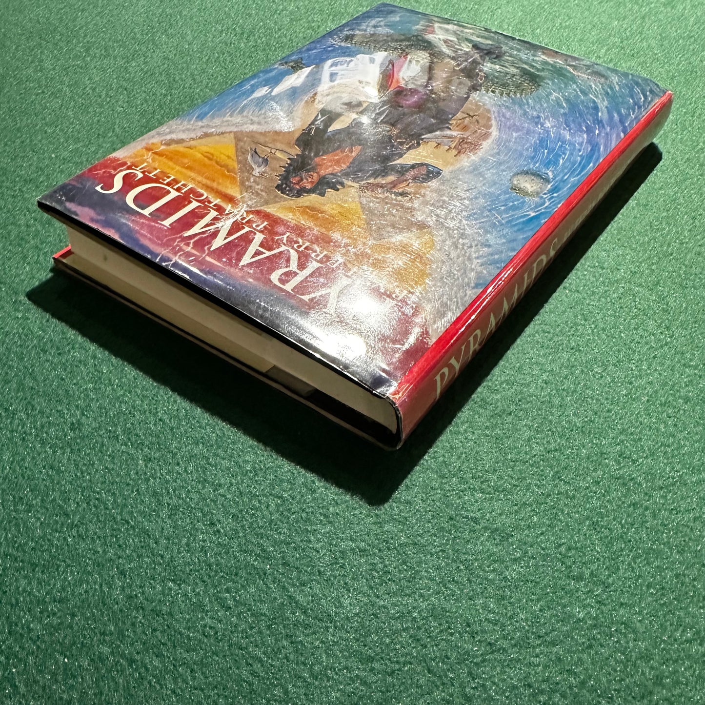 Vintage Fantasy Hardback: Terry Pratchett - Pyramids BCE SIGNED