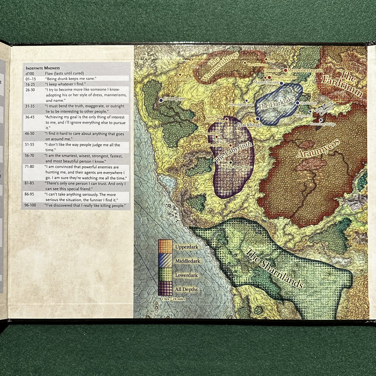 Dungeons & Dragons Hardback: Out of the Abyss with DM Screen