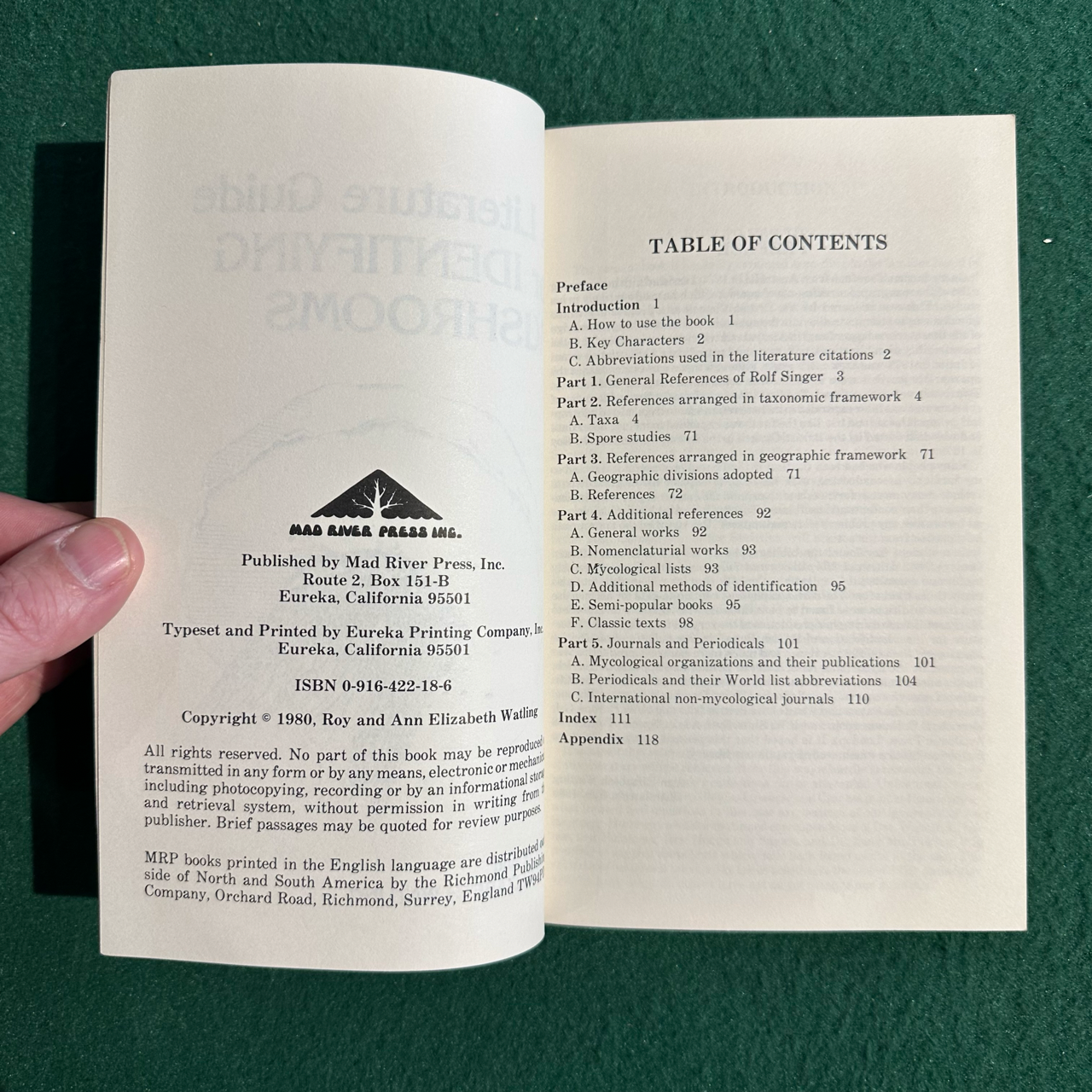 Vintage Non-Fiction Paperback: Roy and Ann Elizabeth Watling - A Literature Guide for Identifying Mushrooms