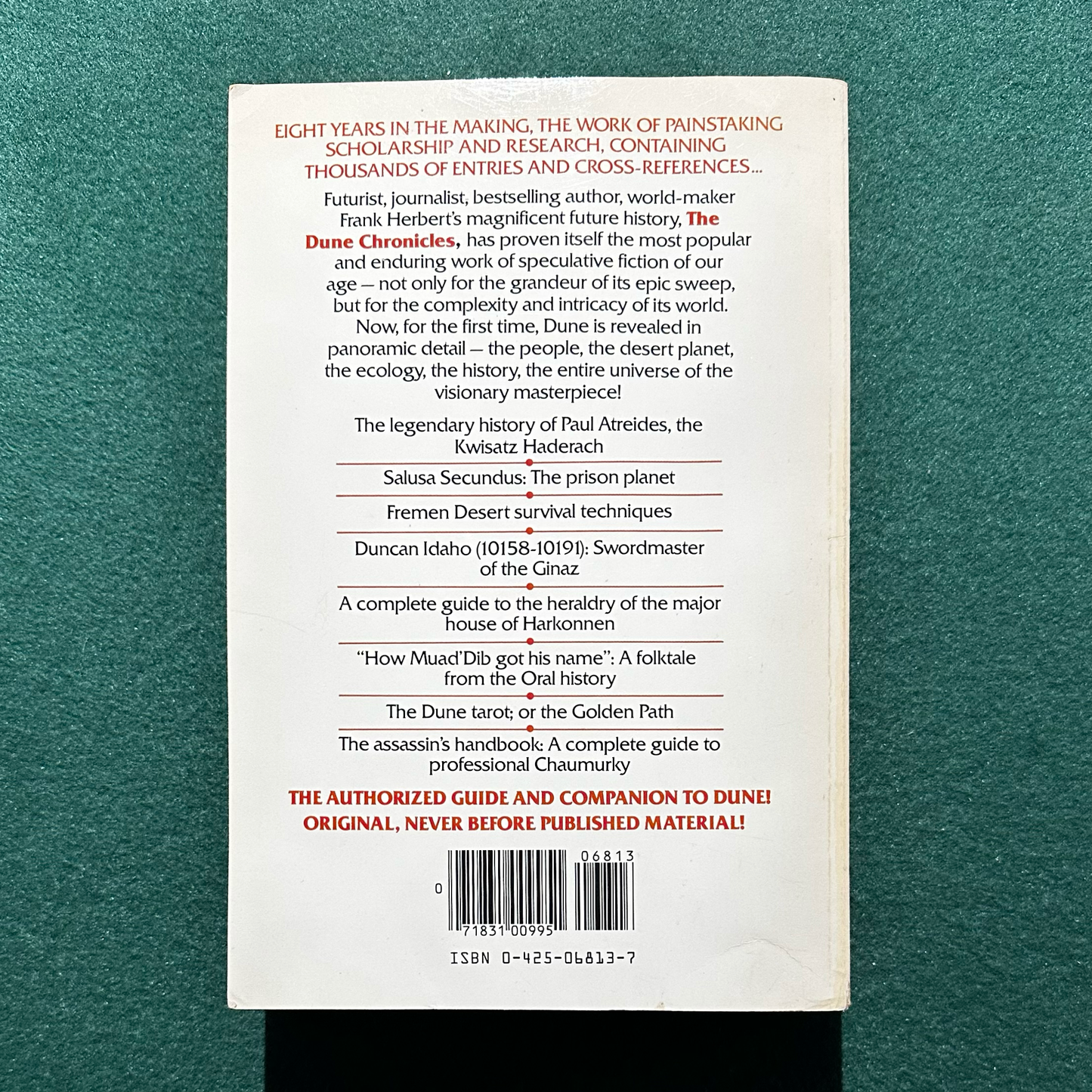 Vintage Sci-fi Paperback: Frank Herbert and Dr Willis E McNelly - The Dune Encyclopedia US EDITION