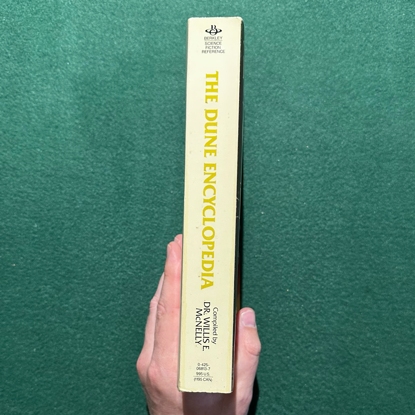 Vintage Sci-fi Paperback: Frank Herbert and Dr Willis E McNelly - The Dune Encyclopedia US EDITION