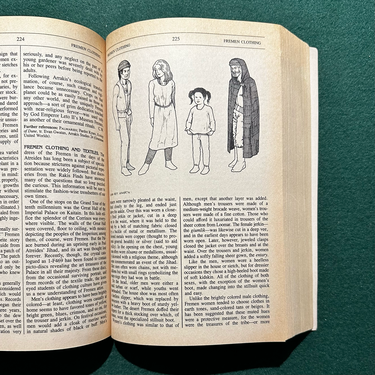 Vintage Sci-fi Paperback: Frank Herbert and Dr Willis E McNelly - The Dune Encyclopedia US EDITION