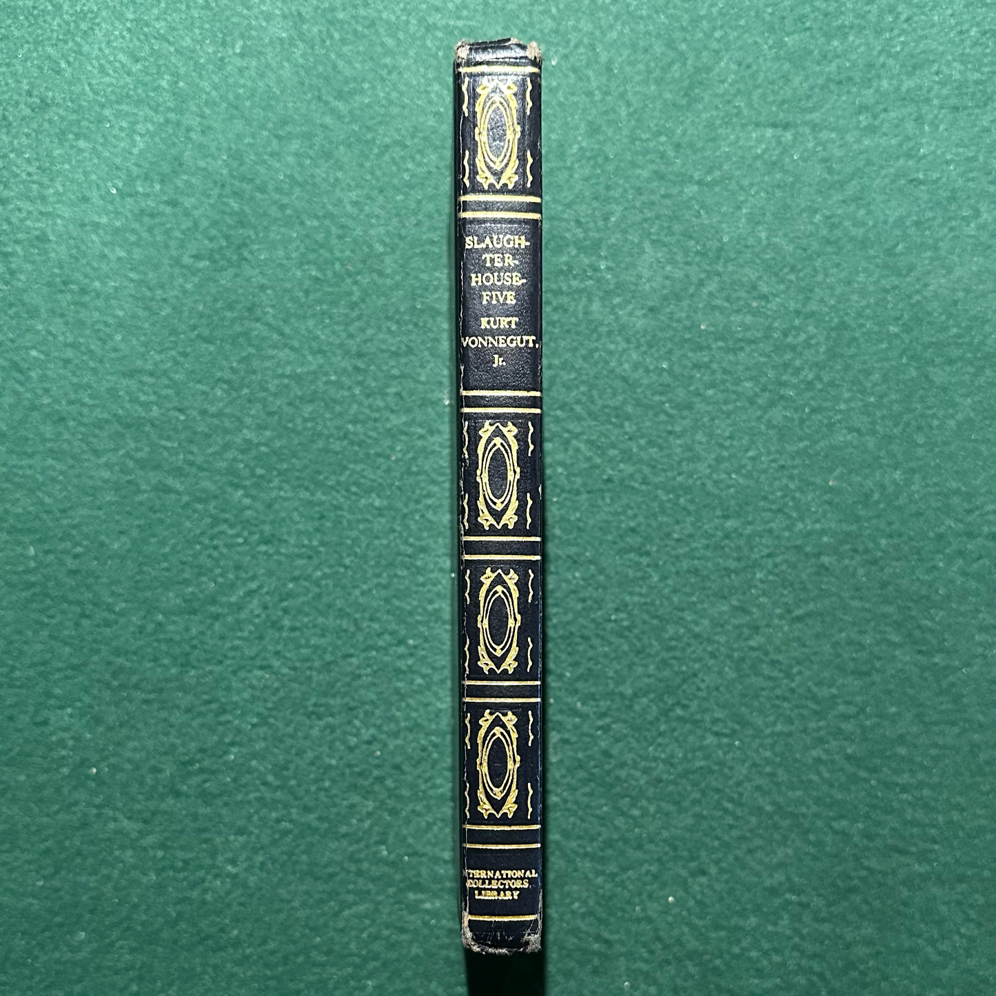 Vintage Fiction Hardback: Kurt Vonnegut - Slaughterhouse Five