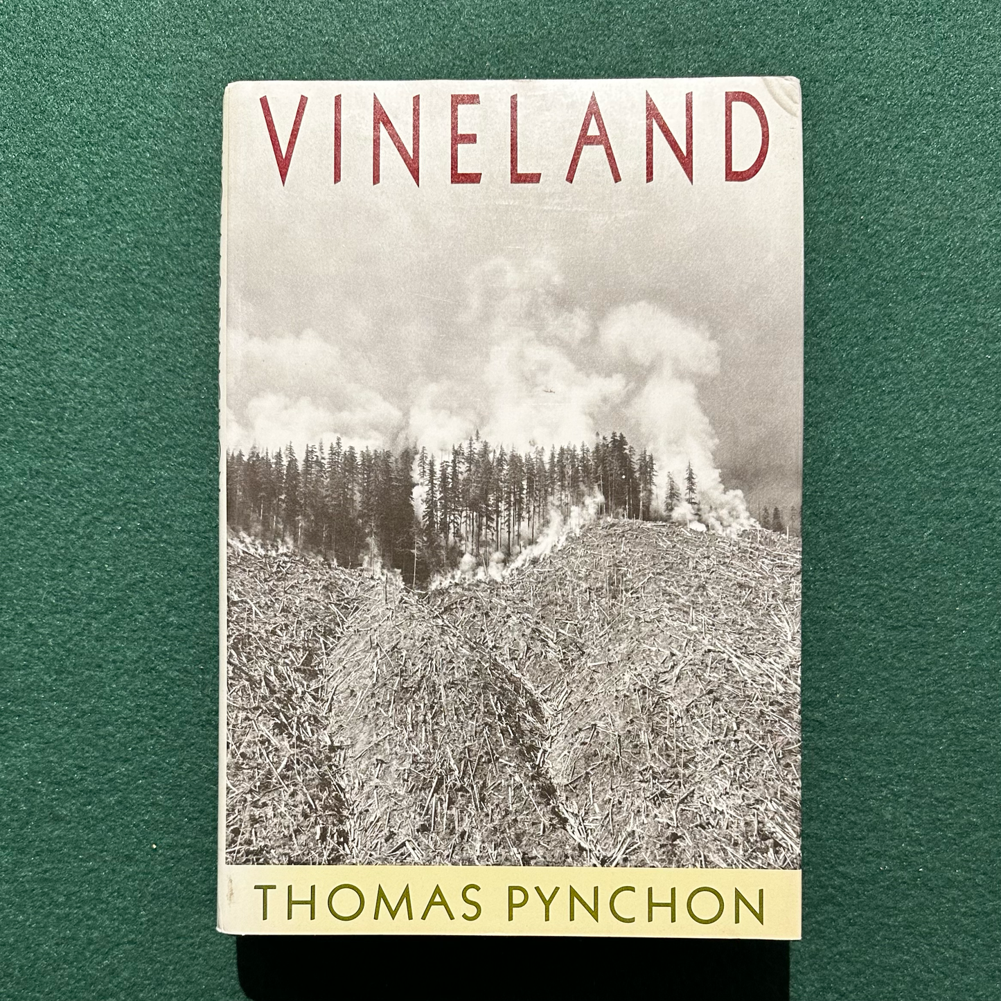 Vintage Fiction Hardback: Thomas Pynchon - Vineland FIRST EDITION/PRINTING