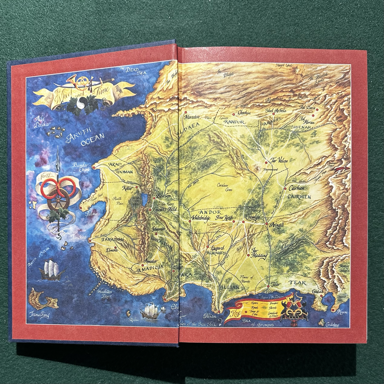 Vintage Fantasy Hardback: Robert Jordan - The Path of Daggers, Book 8 of The Wheel of Time SIGNED FIRST EDITION/PRINTING