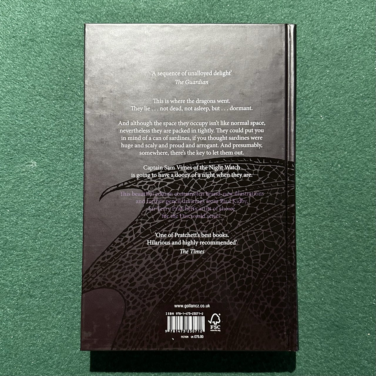Fantasy Hardback: Terry Pratchett - Guards! Guards! ARTIST SIGNED LIMITED EDITION