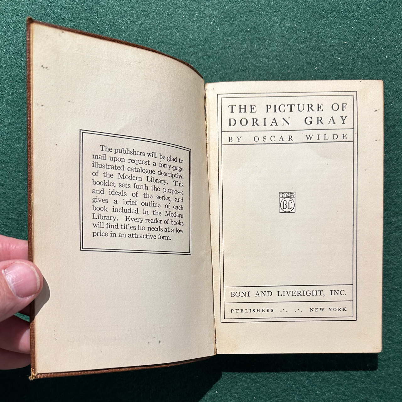Antique Fiction Hardback: Oscar Wilde - The Picture of Dorian Gray, Modern Library