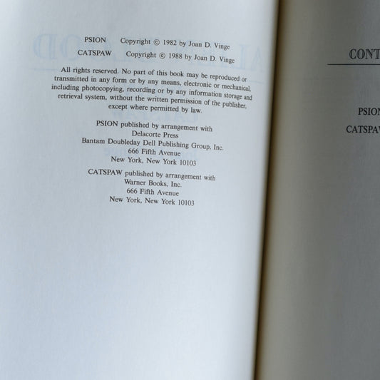 Vintage Sci-fi Hardback: Joan D Vinge - Alien Blood, featuring Psion and Cat's Paw BCE