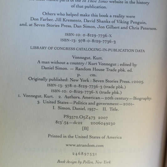 Fiction Paperback: Kurt Vonnegut - A Man Without a Country FIRST PRINTING