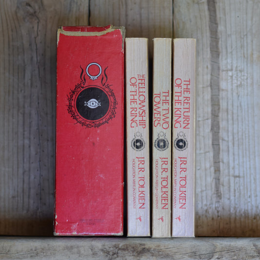 Vintage Fantasy Paperback Boxset: JRR Tolkien - The Lord of the Rings Trilogy