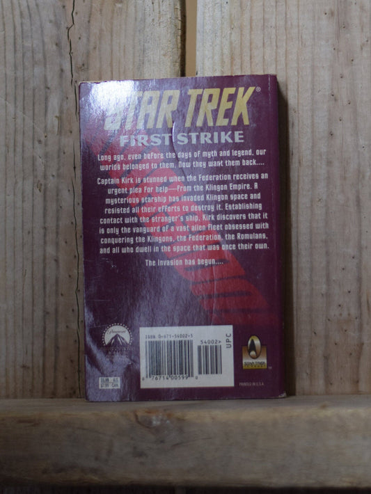 Vintage Star Trek Paperback Novel: Diane Carey - Invasion! First Strike