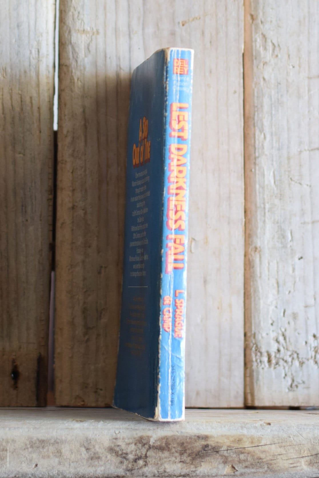 Vintage Sci-Fi Paperback Novel: L Sprague de Camp - Lest Darkness Fall