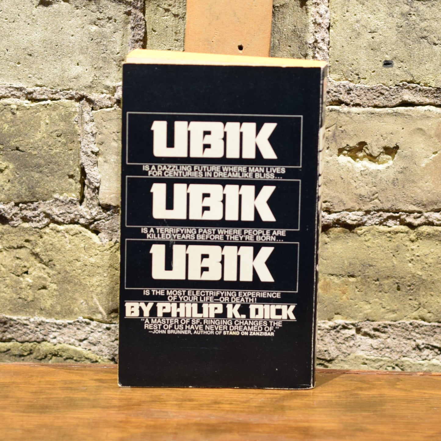 Vintage Sci-fi Paperback: Philip K Dick - Ubik