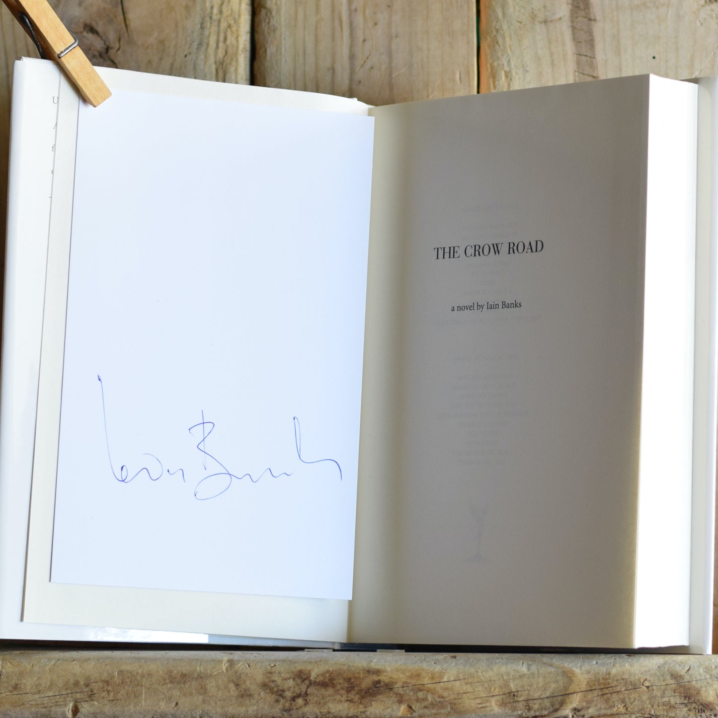 Vintage Fiction Hardback: Iain Banks - The Crow Road SIGNED FIRST PRINTING
