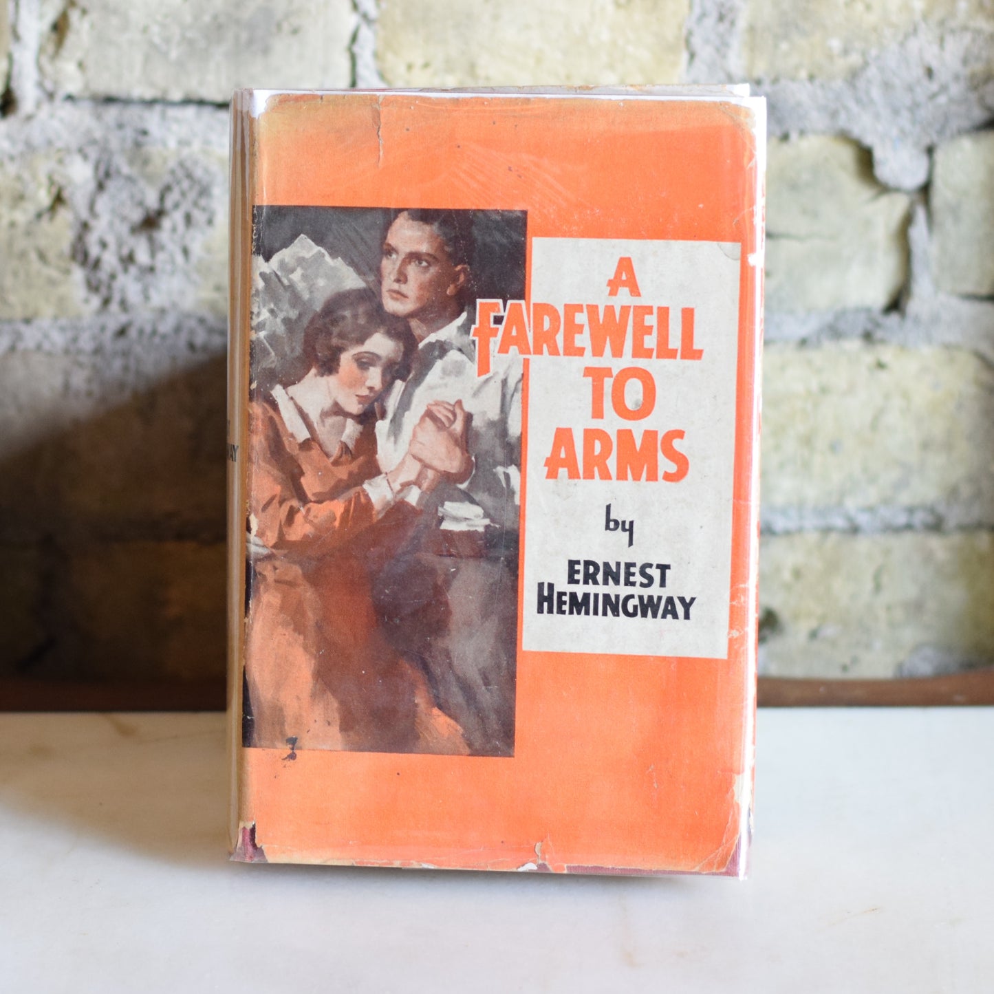 Vintage Fiction Hardback: Ernest Hemingway - A Farewell to Arms (Gary Cooper & Helen Hays)