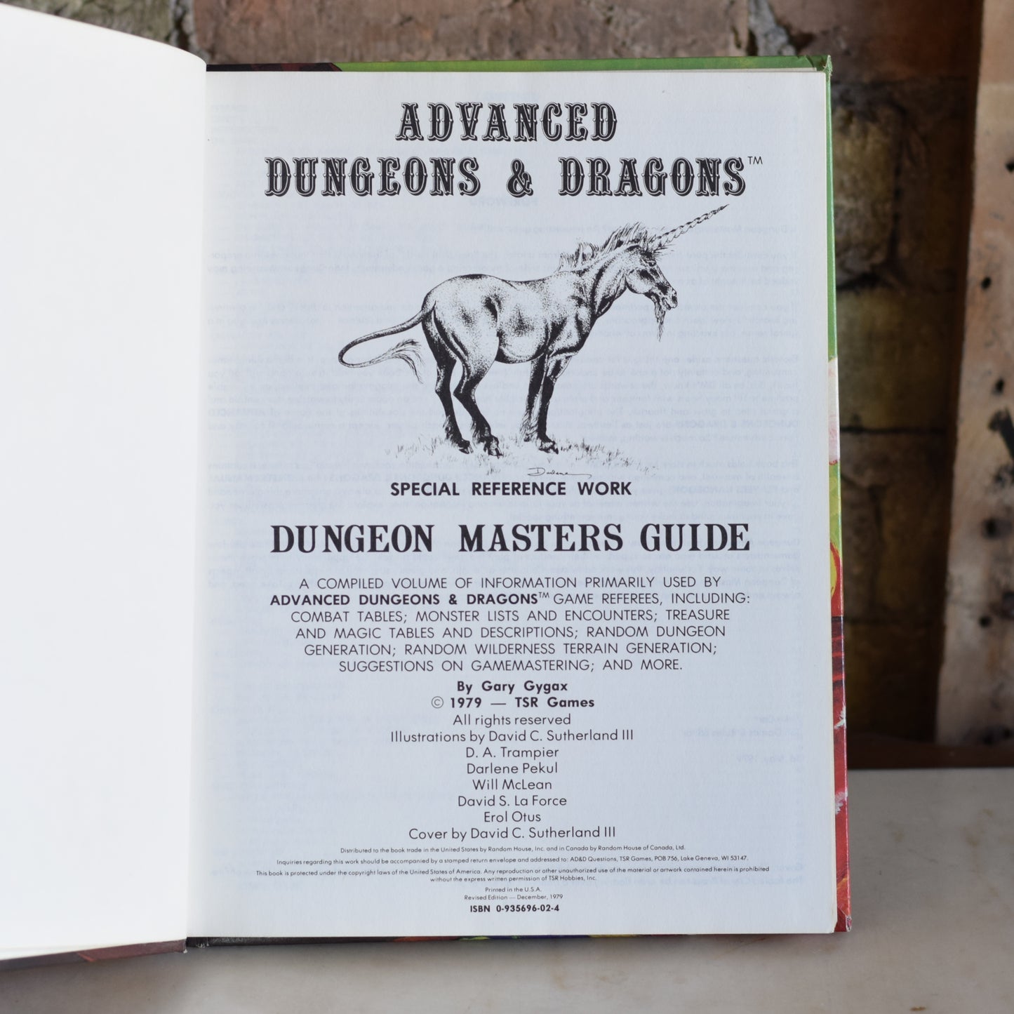 Vintage Dungeons and Dragons Hardback: Dungeon Masters Guide Advanced Dungeons and Dragons First Edition Revised Edition