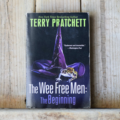 Fantasy Paperback: Terry Pratchett - The Wee Free Men: The Beginning FIRST EDITION/PRINTING