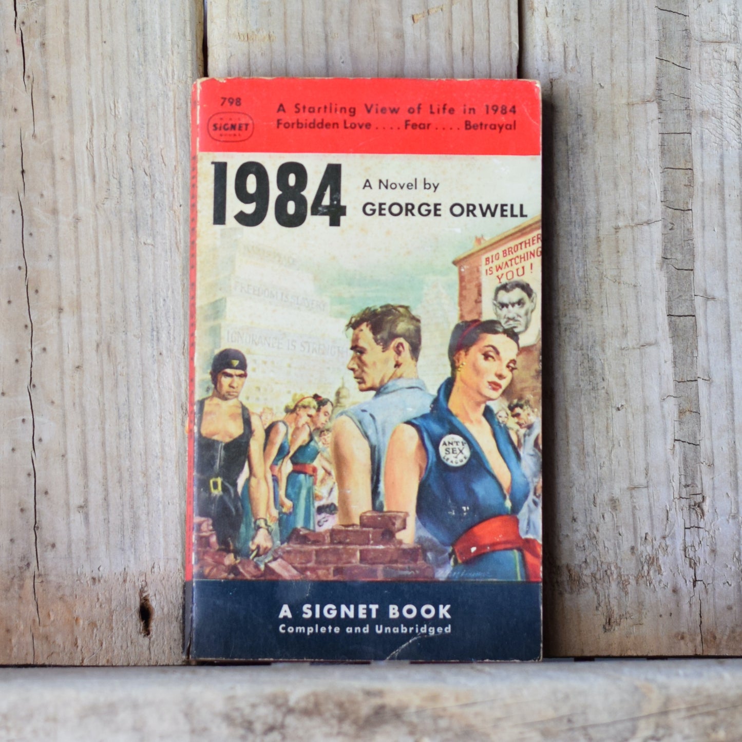 Vintage Sci-fi Paperback: George Orwell - 1984 EIGHTH PRINTING