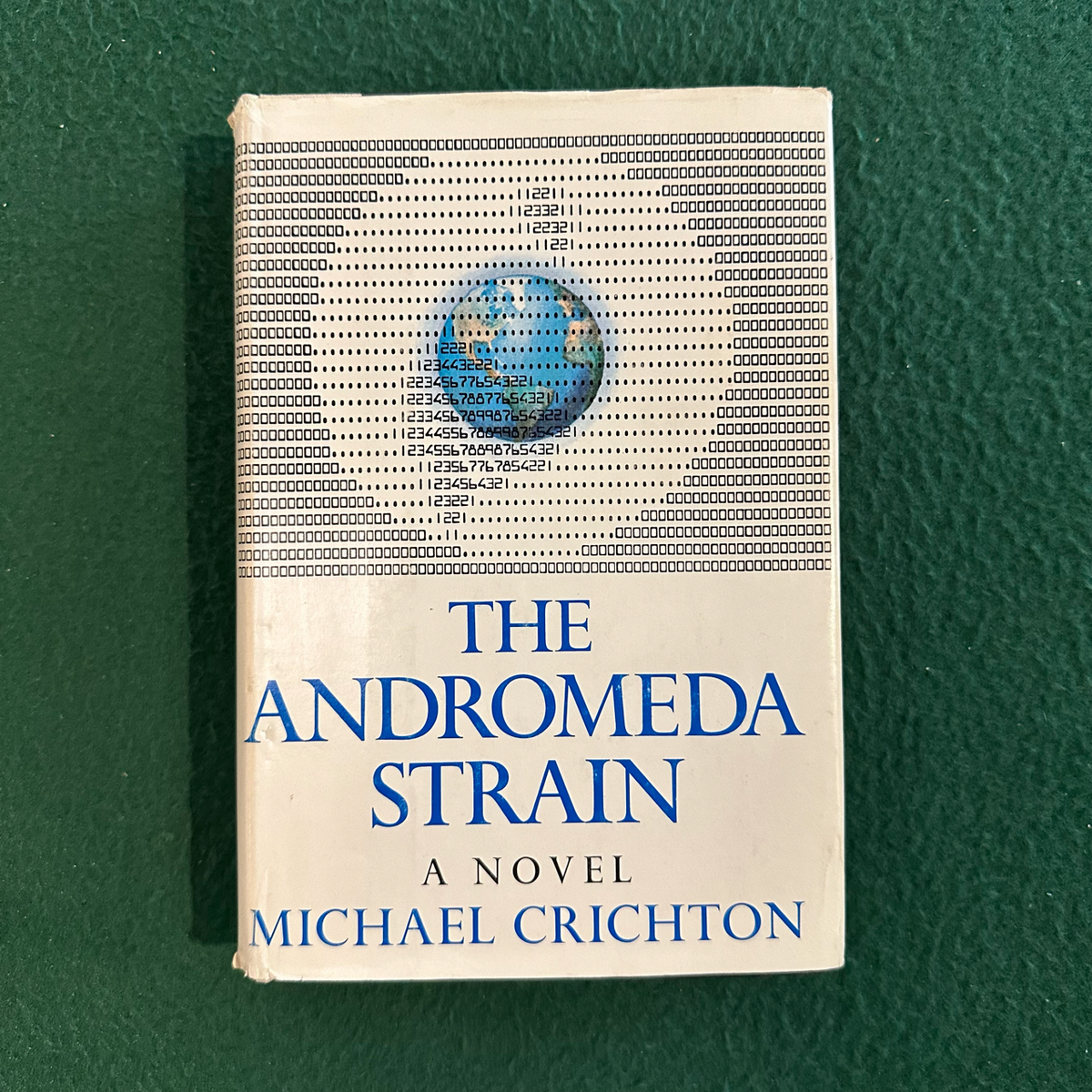 Vintage Sci-Fi Hardback: Michael Crichton - The Andromeda Strain BCE
