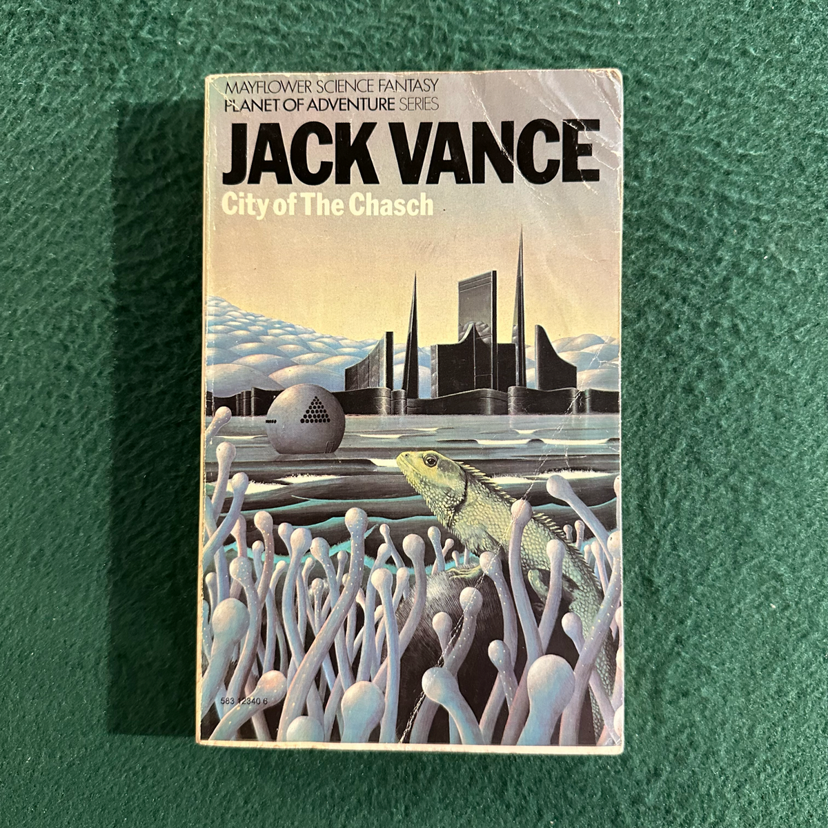 Vintage Sci-Fi Paperback: Jack Vance - City of the Chasch