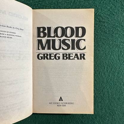 Vintage Horror Paperback: Greg Bear - Blood Music