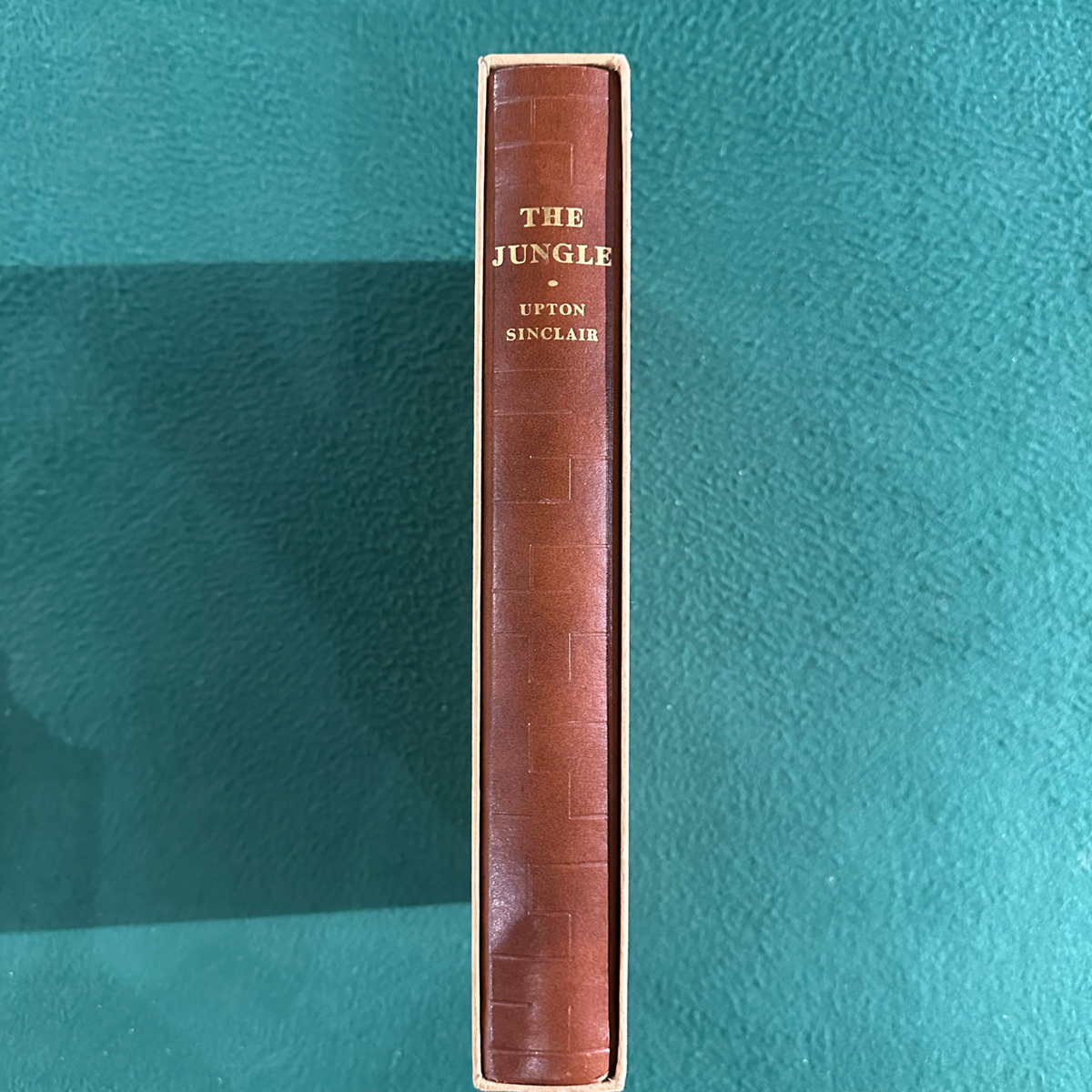 Vintage Fiction Hardback: Upton Sinclair - The Jungle HERITAGE PRESS