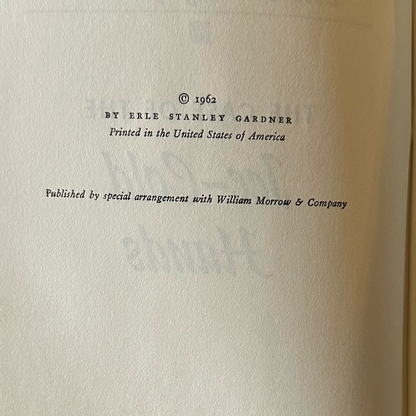 Vintage Fiction Hardback: Erle Stanley Gardner - Perry Mason in The Case of the Ice-cold Hands 1962
