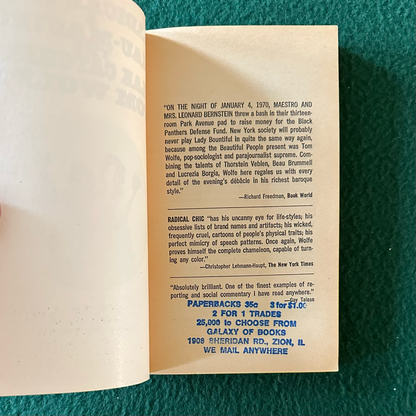 Vintage Fiction Paperback: Tom Wolfe - Radical Chic & Mau-Mauing the Flak Catchers