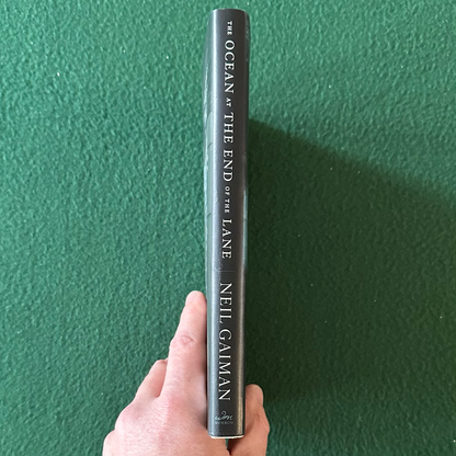 Fantasy Hardback: Neil Gaiman - The Ocean at the End of the Lane FIRST EDITION