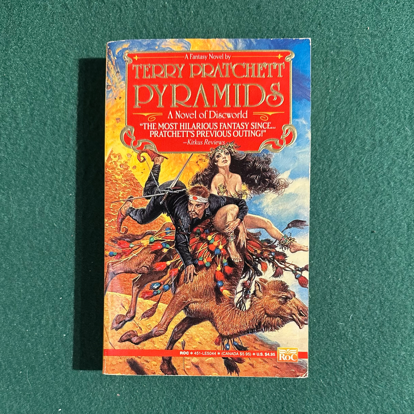 Vintage Fantasy Paperback: Terry Pratchett - Pyramids FIRST PRINTING
