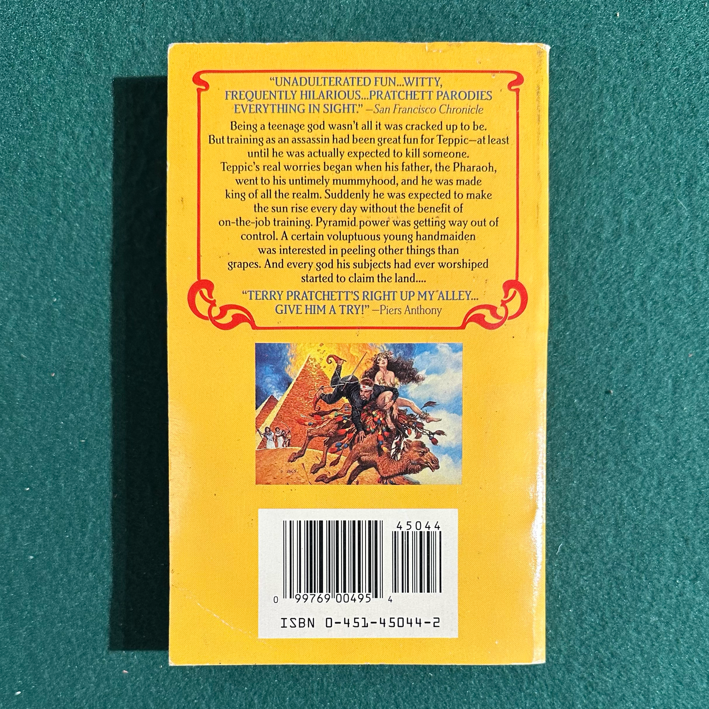 Vintage Fantasy Paperback: Terry Pratchett - Pyramids FIRST PRINTING