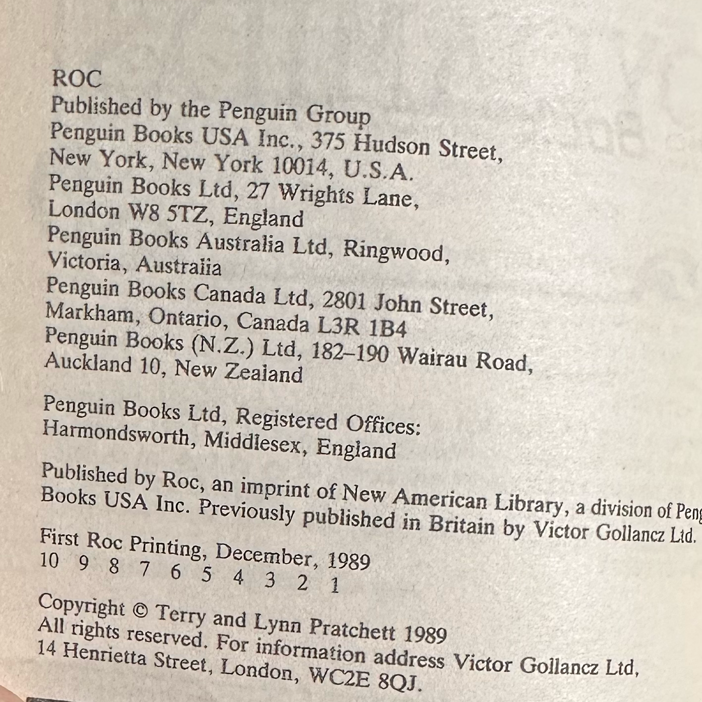 Vintage Fantasy Paperback: Terry Pratchett - Pyramids FIRST PRINTING