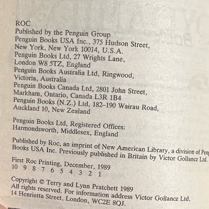 Vintage Fantasy Paperback: Terry Pratchett - Pyramids FIRST PRINTING