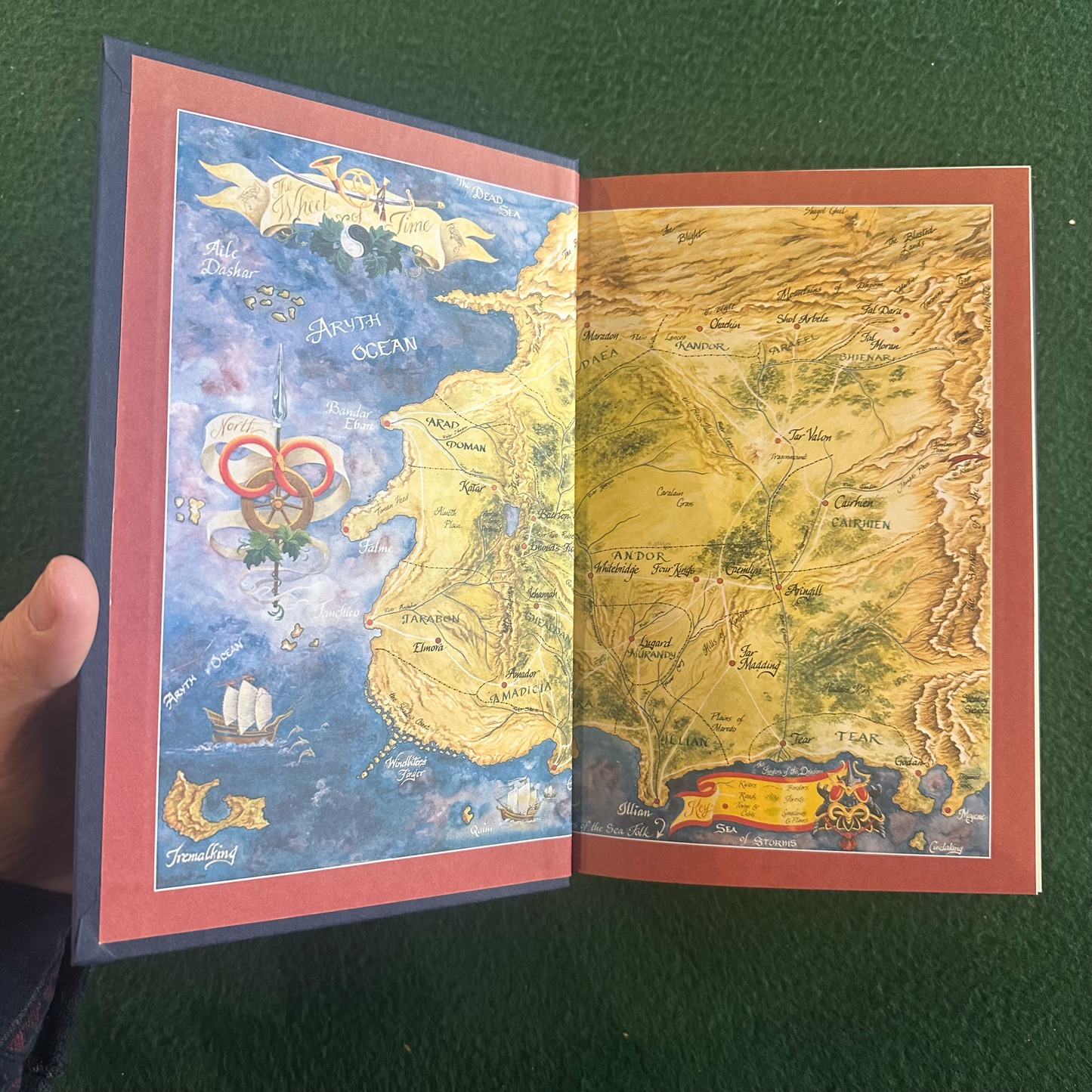Vintage Fantasy Hardback: Robert Jordan - The Eye of the World