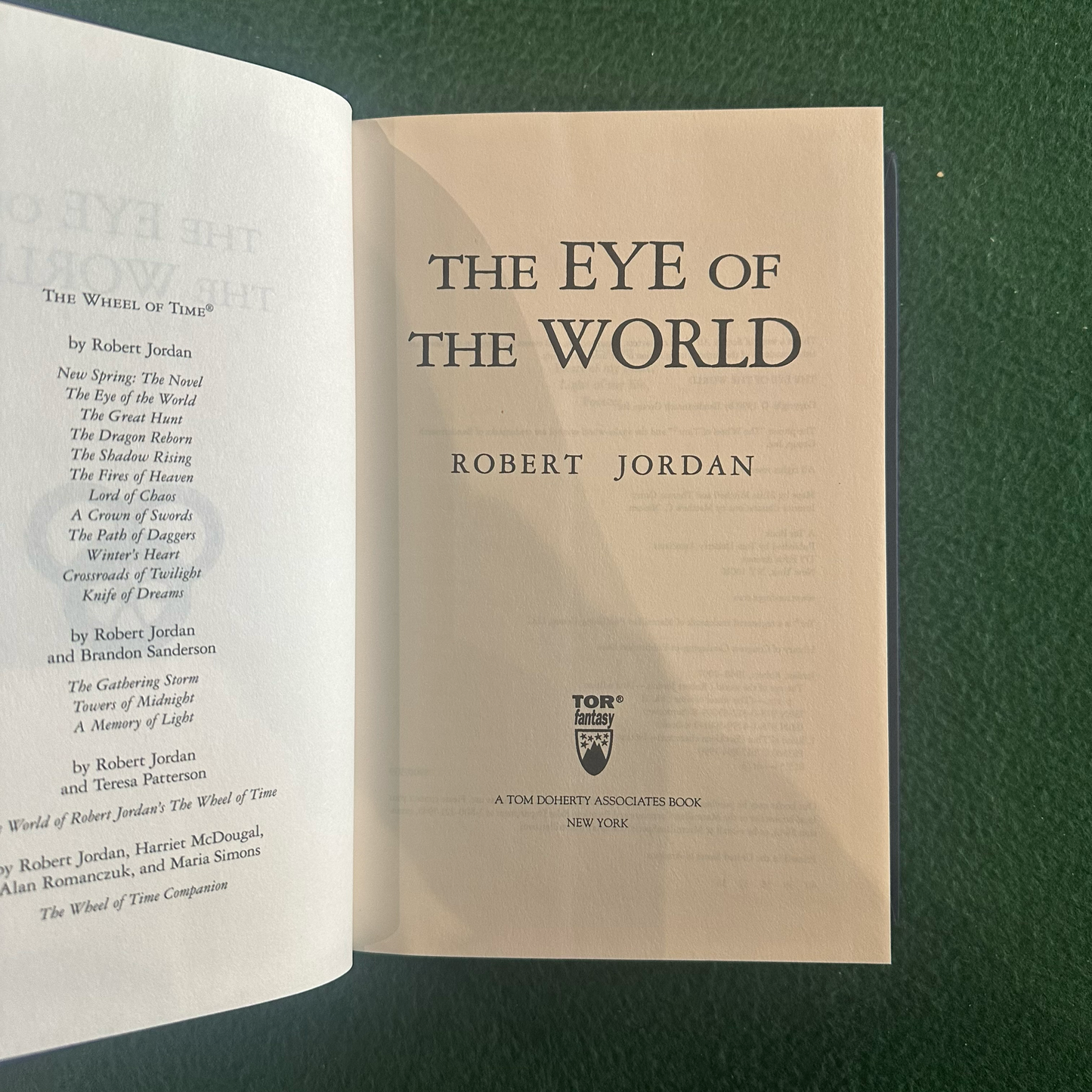 Vintage Fantasy Hardback: Robert Jordan - The Eye of the World