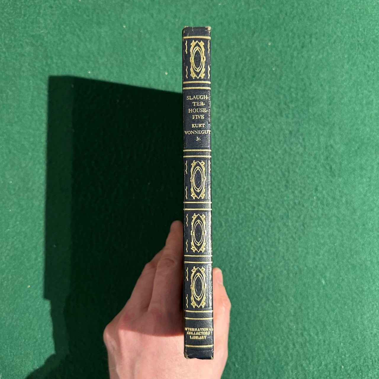 Vintage Sci-Fi Hardback: Kurt Vonnegut Jr. - Slaughterhouse-Five